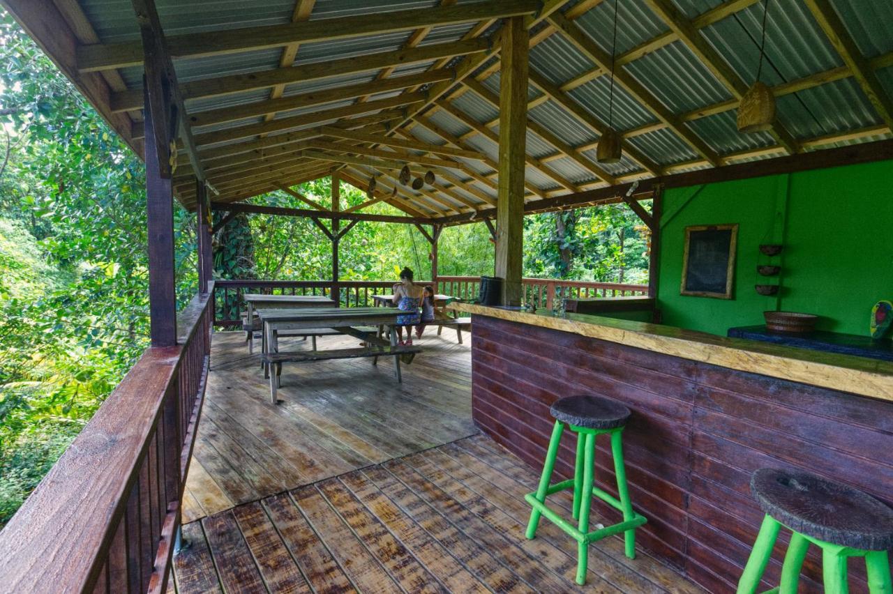 Roots Jungle Retreat Villa Marigot ภายนอก รูปภาพ