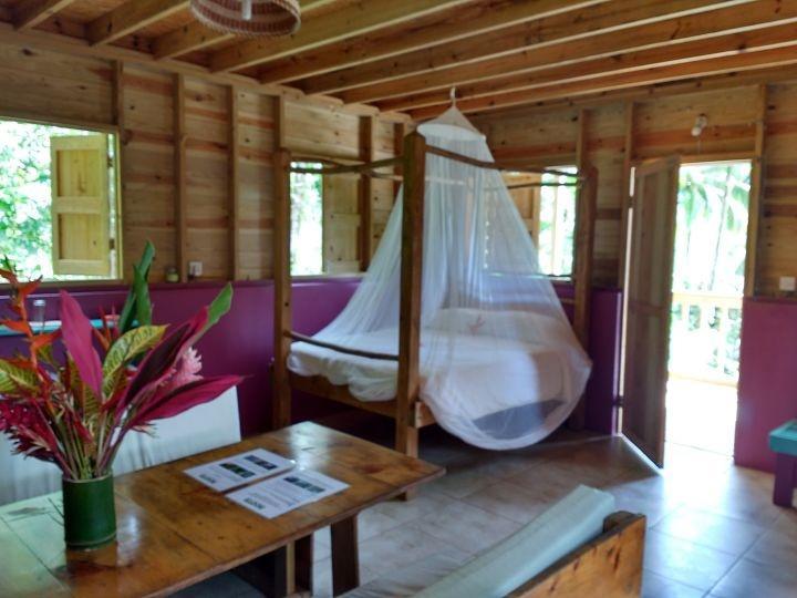 Roots Jungle Retreat Villa Marigot ภายนอก รูปภาพ