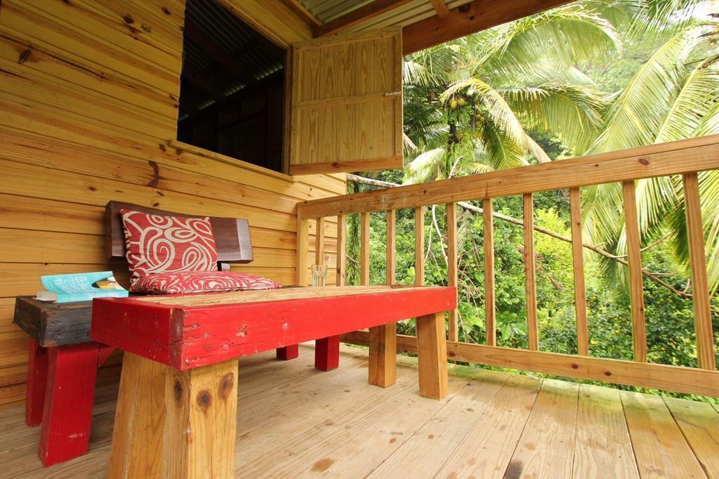 Roots Jungle Retreat Villa Marigot ภายนอก รูปภาพ