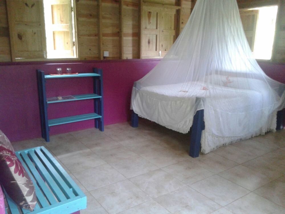Roots Jungle Retreat Villa Marigot ภายนอก รูปภาพ