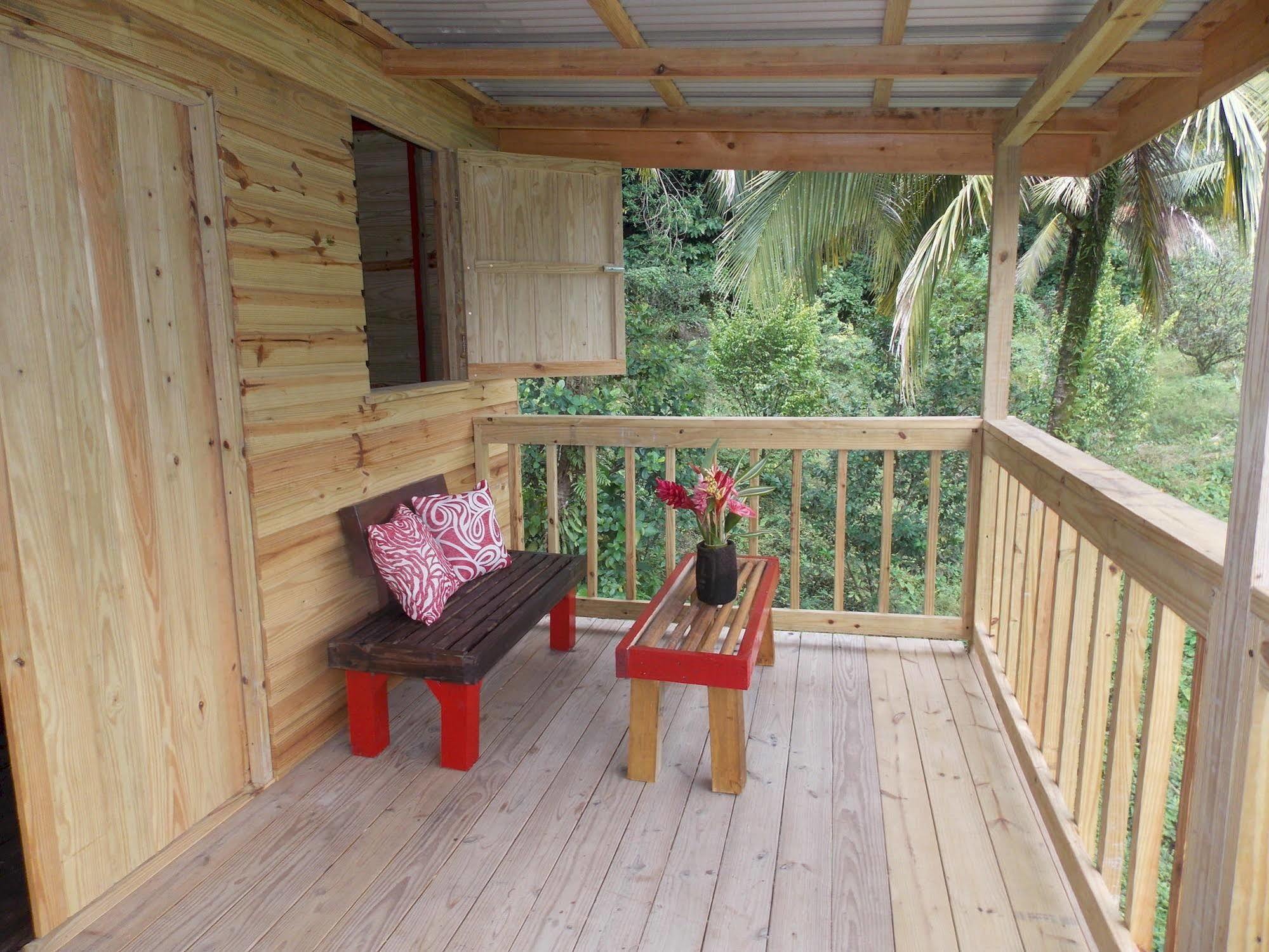Roots Jungle Retreat Villa Marigot ภายนอก รูปภาพ